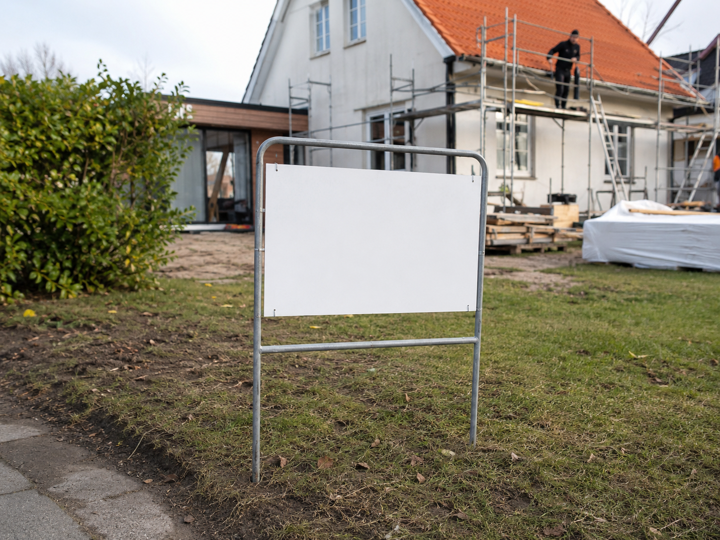 Byggeskilt med firmalogo
